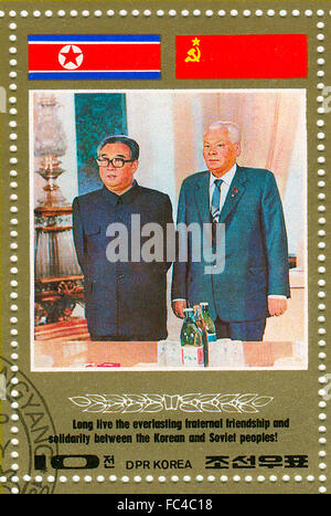 Il GOMEL,Bielorussia - Gennaio 2016: un timbro stampato in Corea del Nord mostra immagine della solidarietà del movimento comunista, circa 1984. Foto Stock