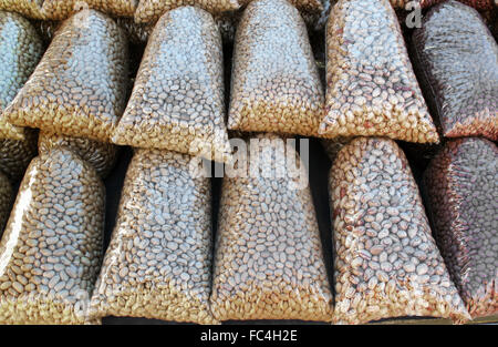 Cereali venduti sul Pacaembu fiera in Praca Charles Miller Foto Stock