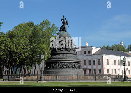 Il Millennio della Russia un monumento nel parco del Cremlino, Veliky Novgorod Oblast di Novgorod, Russia. Foto Stock