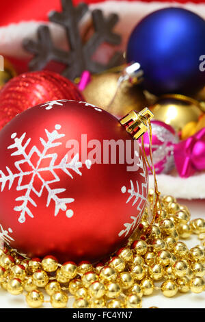 Christmas baubles, giocattoli, ghirlanda Foto Stock