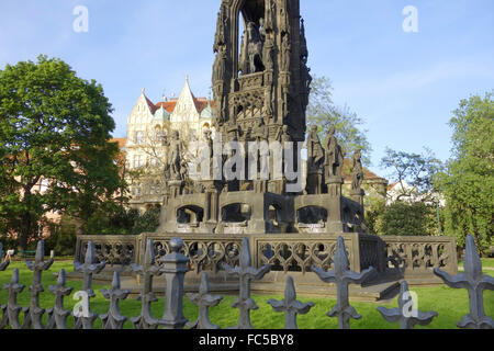 Il neo-gotico fontana a Praga Foto Stock