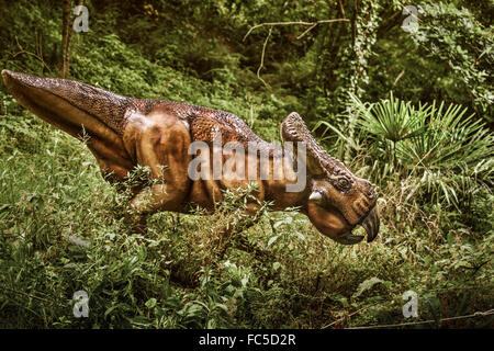 Karpin Abentura - i dinosauri del parco a tema nella provincia di Bilbao, Paesi Baschi. Foto Stock