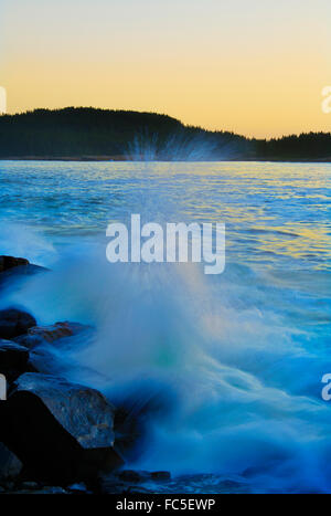 Sunrise, Schoodic punto, Schoodic Peninsula, Parco Nazionale di Acadia, Maine, Stati Uniti d'America Foto Stock