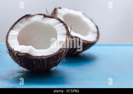 Delizioso il cocco bianco con polpa di noce di cocco Foto Stock