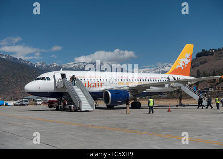 Piano Drukair all aeroporto, Paro, Western Bhutan - Asia Foto Stock