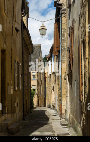 Strada di Sarlat-la-Caneda, Dordogne, Francia Foto Stock