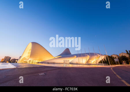 BAKU- Luglio 20: Heydar Aliyev centro sulla luglio 20, 2015 a Baku, Az Foto Stock