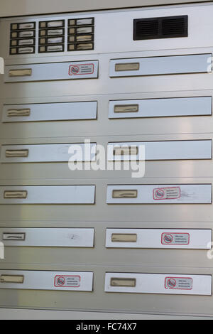 Cassette postali in appartamento investimento Foto Stock