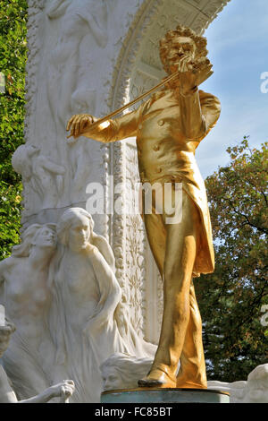 La statua di Johann Strauss Foto Stock