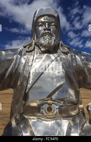 Enorme acciaio inox silver Chinggis Khaan (Gengis Khan) statua, Tsonjin Boldog, Tov Provincia, Mongolia centrale Asia centrale Foto Stock