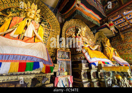 Santo, Abida bambino Buddha e Otoch Manal, Zuu del Tempio del Buddha, Erdene Zuu Khiid, Monastero, Kharkhorin (Karakorum), Mongolia Foto Stock