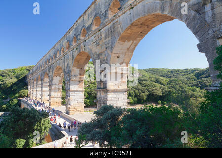 Pont du Gard, acquedotto romano, Sito Patrimonio Mondiale dell'UNESCO, Languedoc-Roussillon, Francia meridionale, Francia, Europa Foto Stock