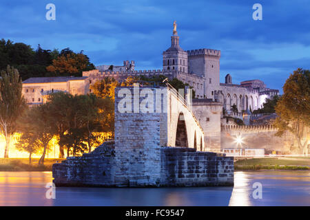 Ponte San Benezet oltre Rhone river, UNESCO, Avignon Vaucluse Provence, Provence-Alpes-Côte d'Azur, in Francia Foto Stock