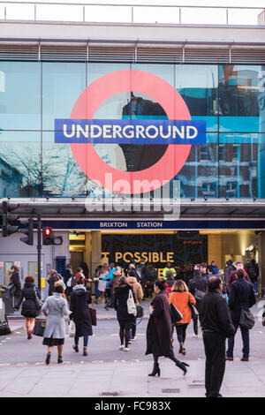 Brixton La stazione della metropolitana di Londra, Inghilterra, Regno Unito Foto Stock