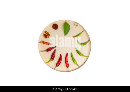 Peperoncino rotondo in cassetta di legno Foto Stock