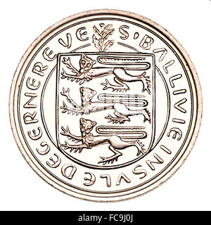 Guernsey coin - dieci nuovi pence, 1968, retromarcia che mostra lo stemma (sfondo pulite digitalmente in alto) Foto Stock