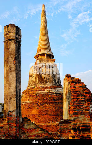 Chedi Wat Mahathat, Ayutthaya, Thailandia Foto Stock