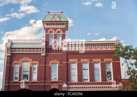 La vecchia casa di fuoco sul lato nord di Walnut Street nella città vecchia storica quartiere per lo shopping e i ristoranti a Fort Collins, Colorado. Foto Stock