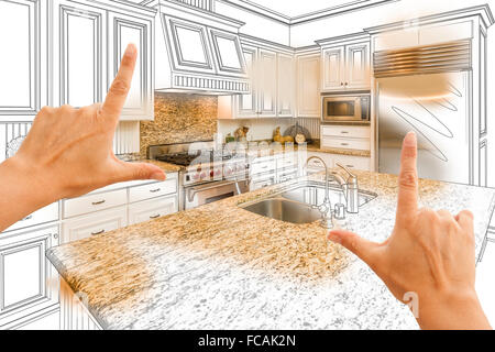 Mani femminili Framing cucina personalizzata Disegno e Foto combinazione. Foto Stock