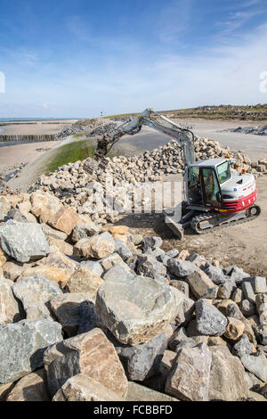 Paesi Bassi, Breskens, rafforzamento della diga di mare Foto Stock