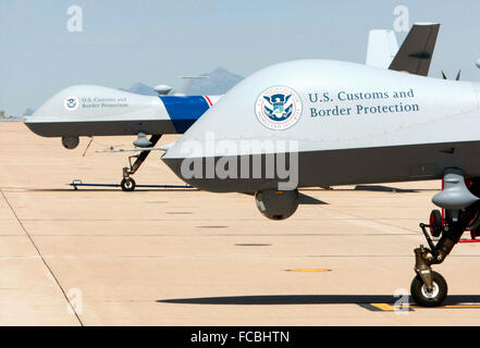 US Customs and Border Protection aria e Marine del gruppo Unmanned Aerial system (UAS) o 'drone'. L'agenzia utilizza la flotta di 10 Predator B fuchi per facilitare le indagini e pattugliamento delle frontiere. Vedere la descrizione per maggiori informazioni. Foto Stock