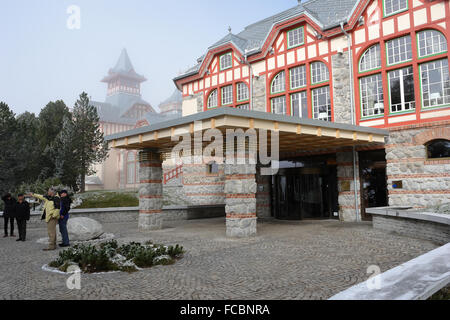 Hotel Kempinski sul villaggio di Strbske Pleso negli Alti Tatra. Slovacchia Foto Stock