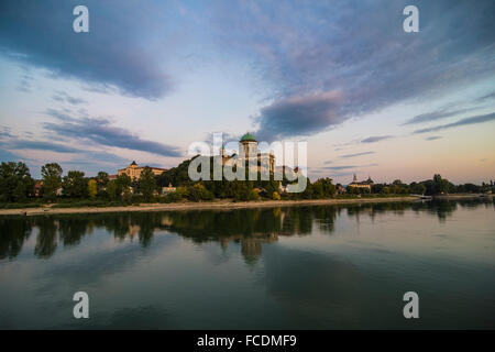 Basilica primaziale della Beata Vergine Maria assunta in cielo e di sant'Adalberto, la cattedrale più grande in Ungheria, Esztergom Foto Stock