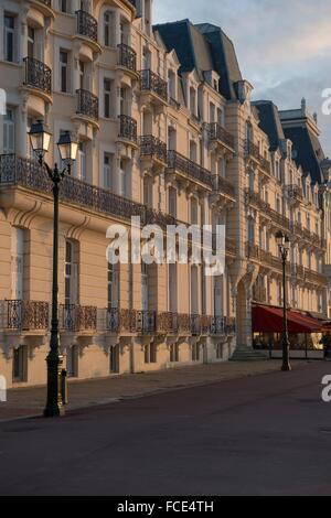 Francia, Normandia, il Grand Hotel di Cabourg costruito nel 1900 Foto Stock