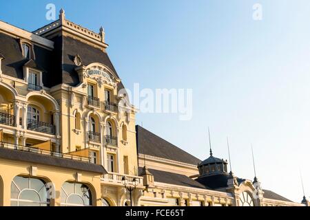 Francia, Normandia, il Grand Hotel di Cabourg costruito nel 1900 Foto Stock