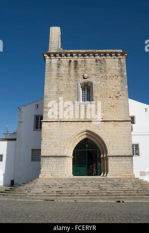 Se (cattedrale) in Largo da Sé, Old Town (Cidade Velha o Vila Adentro), Faro, Algarve, PORTOGALLO Foto Stock