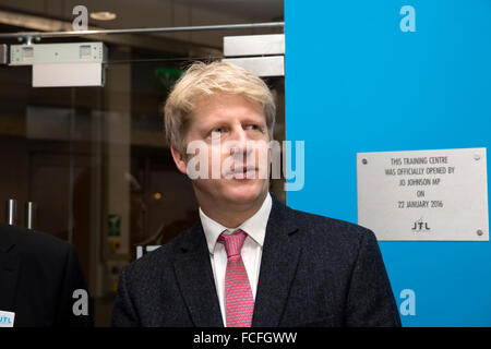 Orpington, Regno Unito, 22 Gennaio 2016,Jo Johnson MP apre la JTL apprendista centro di addestramento di Orpington Ken Credito: Keith Larby/Alamy Live News Foto Stock