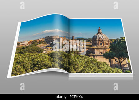 Vista del Foro Romano, la chiesa dei Santi Luca e Martina e il Colosseo, Roma, Lazio, l'Italia, Europa Foto Stock