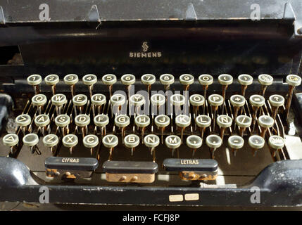 In vecchio stile manuale dattiloscritto con tastiera spagnola, Tenerife, Spagna Foto Stock