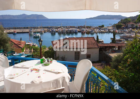 Ristorante e porto di Kas, Antalya, Turchia Foto Stock