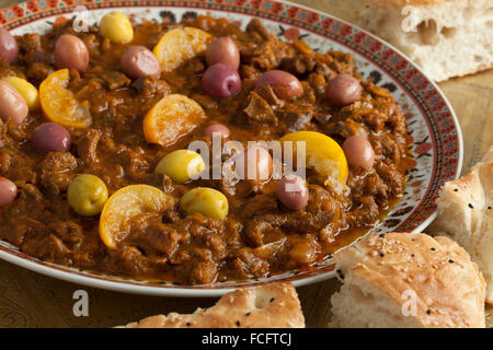 Il piatto con il marocchino tradizionale kercha e pane per Eid al-Adha close up Foto Stock