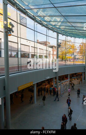 All'interno del museo Van Gogh (Hans van Heeswijk / Heeswijk 's nuovo ingresso per il museo), Amsterdam. Holland. Foto Stock