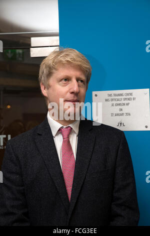 Orpington, Regno Unito, 22 Gennaio 2016,Jo Johnson MP apre la JTL apprendista centro di addestramento di Orpington Ken Credito: Keith Larby/Alamy Live News Foto Stock