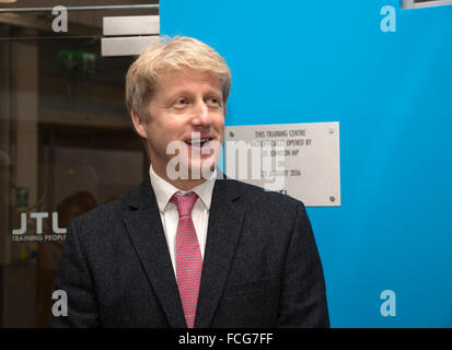 Orpington, Regno Unito, 22 Gennaio 2016,Jo Johnson MP apre la JTL apprendista centro di addestramento di Orpington Ken Credito: Keith Larby/Alamy Live News Foto Stock