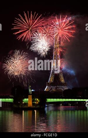 Fuochi d'artificio e illuminazioni di Parigi (75), ILE DE FRANCE, Francia Foto Stock