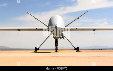 US Customs and Border Protection aria e Marine del gruppo Unmanned Aerial system (UAS) o 'drone'. L'agenzia utilizza la flotta di 10 Predator B fuchi per facilitare le indagini e pattugliamento delle frontiere. Vedere la descrizione per maggiori informazioni. Foto Stock