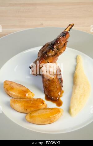 I piatti dal ricettario da Laurent clemente, chef stella Michelin, Chartres, Francia Foto Stock