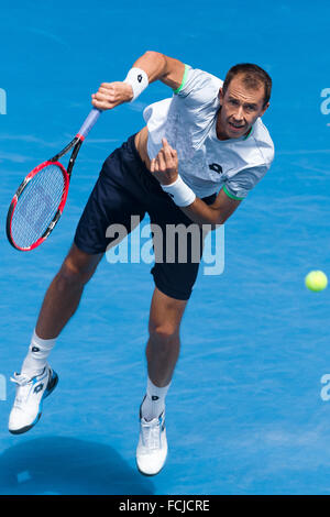 Melbourne, Australia. 23 gen 2016. Lukas Rosol della Repubblica ceca in azione in un terzo round match contro Stan Wawrinka della Svizzera il giorno sei del 2016 Australian Open Grand Slam torneo di tennis a Melbourne Park a Melbourne, Australia. Sydney bassa/Cal Sport Media/Alamy Live News Foto Stock