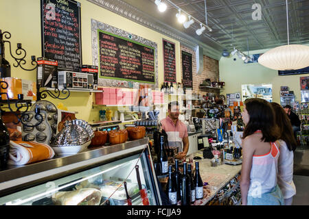 Florida,Sud,Ocala,Downtown,SW Broadway Street,Stella's Modern Pantry,ristorante ristoranti ristorazione mangiare fuori cafe cafe' bistrot,interno Foto Stock