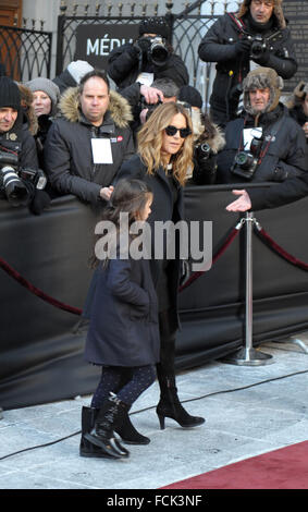 Montreal, Canada. Il 22 gennaio, 2016. Julie Snyder arrivedto i funerali di artisti Canadesi' agent Rene Angelil, il marito della cantante Celine Dion, tenutosi presso la Basilica di Notre Dame, il Canada il 22 gennaio 2016. foto : KADRI MOHAMED/AGENZIA IMAGESPIC Credito: imagespic/Alamy Live News Foto Stock