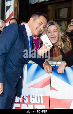 Londra, Regno Unito. Il 22 gennaio 2016. David Walliams arriva al Dominion Theatre di Londra per il "Gran Bretagna Got Talent" auditions. Credito: London pix/Alamy Live News Foto Stock