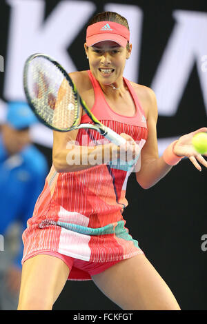 Melbourne, Australia. 23 gen 2016. Ana Ivanovic di Serbia compete contro Madison chiavi degli Stati Uniti durante il terzo round match di singolare femminile presso l'Australian Open di Tennis campionati di Melbourne, Australia, 23 gennaio, 2016. Credito: Bi Mingming/Xinhua/Alamy Live News Foto Stock