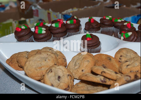 Festa di Natale i biscotti al cioccolato. Foto Stock