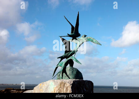 Sterne, scultura in bronzo di Brid ni Rinn sul lungomare di Skerries Foto Stock