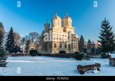 Monastero di Curtea de Arges noto a causa della leggenda di architetto Maestro Manole. Si tratta di una pietra miliare in Valacchia, medievale della Romania Foto Stock