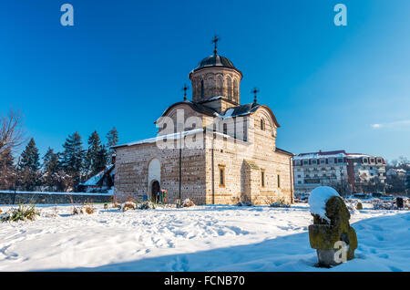La Corte Reale Chiesa di Valacchia in inverno. Curtea Domneasca. Arges, Romania Foto Stock